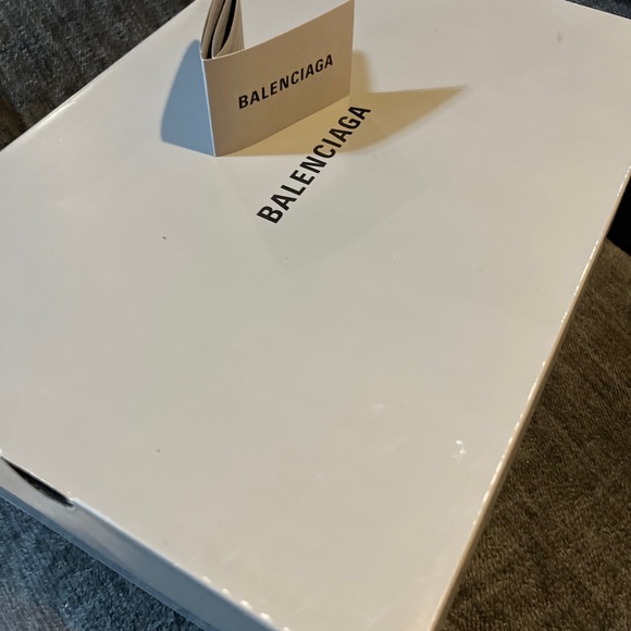 Balenciaga triple s size 45 - Picture 10 of 10